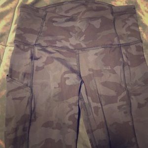 Lululemon Fast and Free II 25” Black Camo Leggings